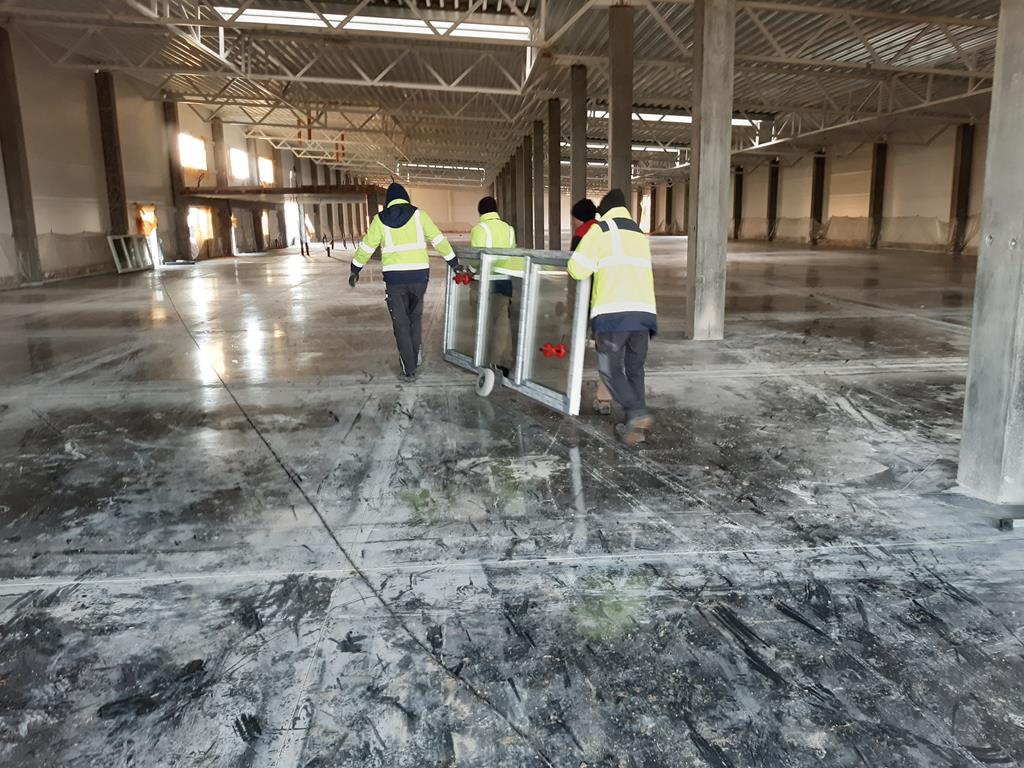 Budowa marketu Budowlanego Mrówka w Nowogardzie z częścią biurowo-socjalną